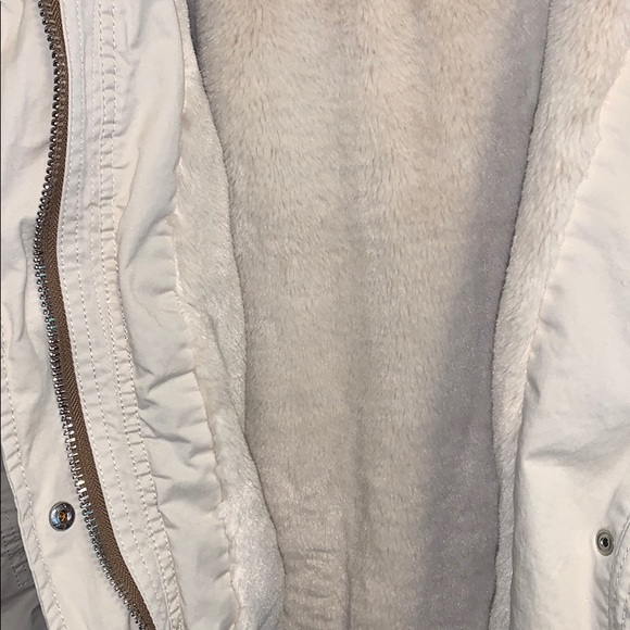 Like new beautiful winter parka - Picture 4 of 6